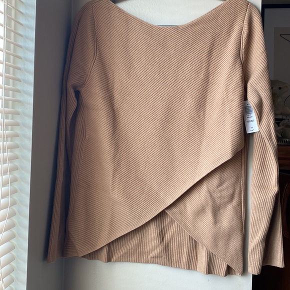 NWT Aritzia Criss Cross Knit - Picture 6 of 6